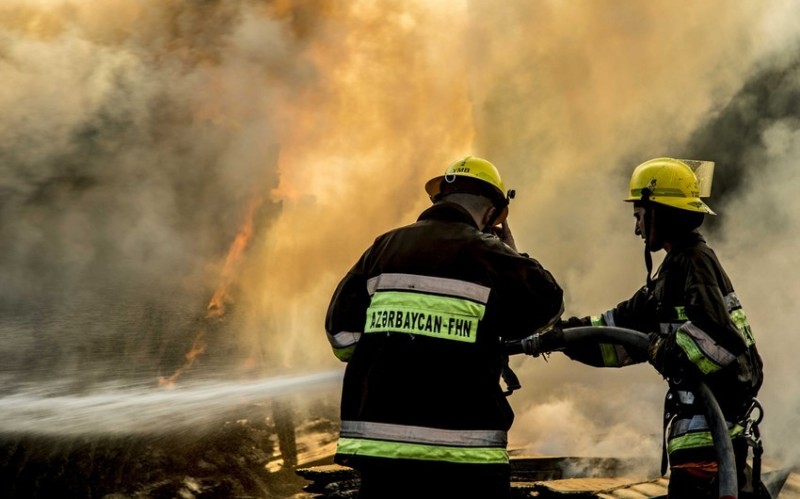 Bakıda 5 otaqlı ev yandı